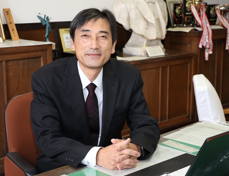 松本深志高校校長 塩野 英雄
