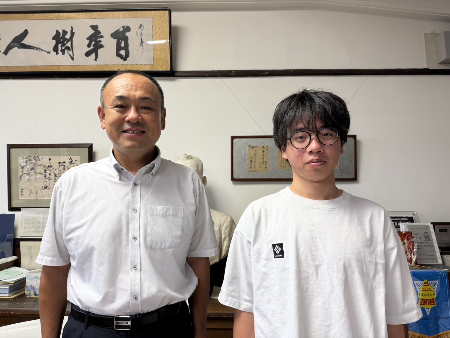 左に倉田校長先生 右に水城副生徒会長